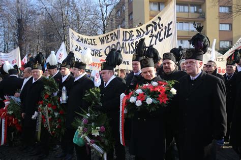  Uroczystości Upamiętniające Zwycięstwo Nad Plemieniem Tupi: Polityka, Religia I Początki Kolonizacji